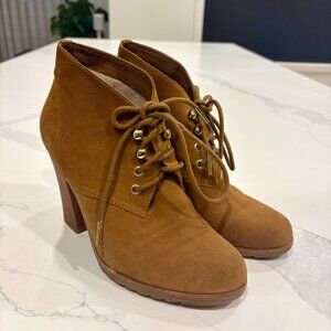 Michael Kors Suede Lace Up Ankle Boots- camel size 8